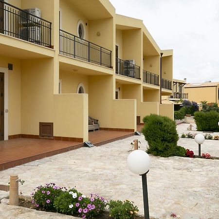 Residence Eneide Valderice Εξωτερικό φωτογραφία